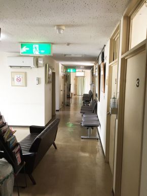 医療法人 済生の森　森消化器内科外科　廊下（2階）