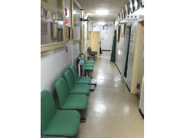 医療法人 済生の森　森消化器内科外科　廊下（1階）